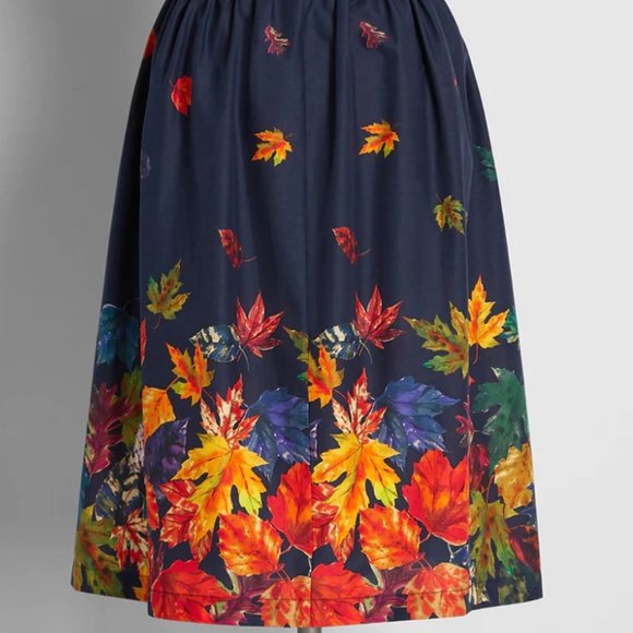 🍂🍁Falling For Autumn Leaf skirt 🍁🍂 - Picture 2 of 3